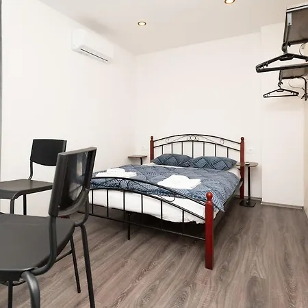 Casa De Hijos - Spacious 5 Apartament Cavtat