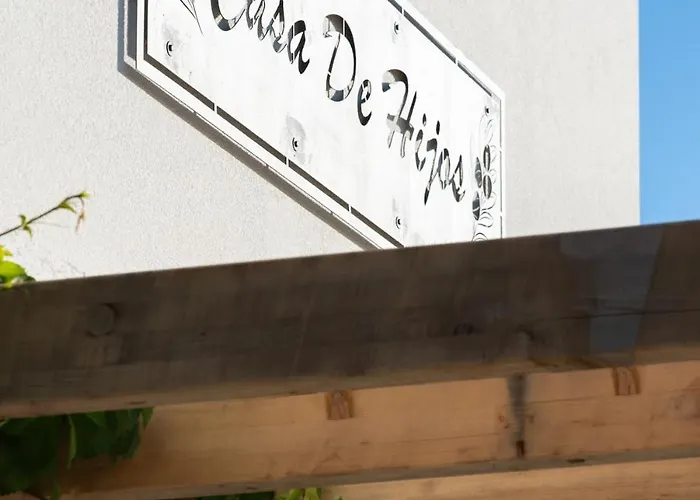 Casa De Hijos - Spacious 5 Cavtat